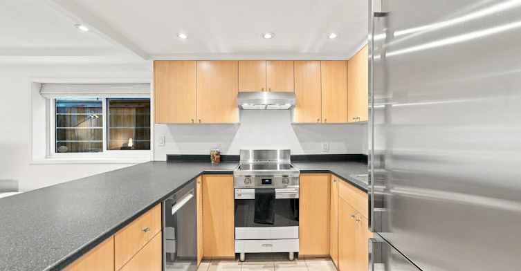B-3262 W 1st Avenue, Vancouver, BC, V6K 1H5 - 3