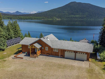 4490 Bowron Lake Road - 2