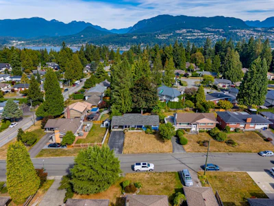 1721 Bowman Avenue - 4