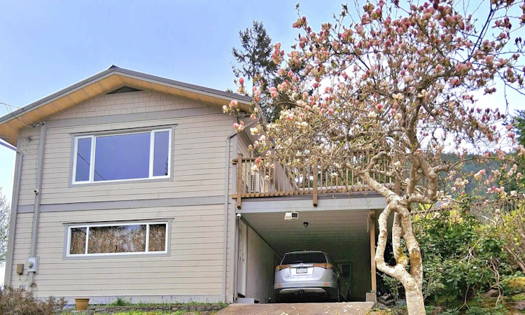 13096 Narrows Road
