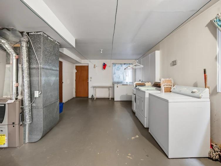 3660 E 22nd Avenue, Vancouver, BC, V5M 2Z7 - 24