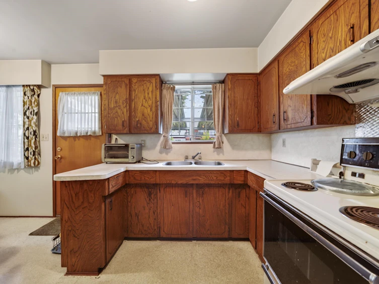 3660 E 22nd Avenue, Vancouver, BC, V5M 2Z7 - 11