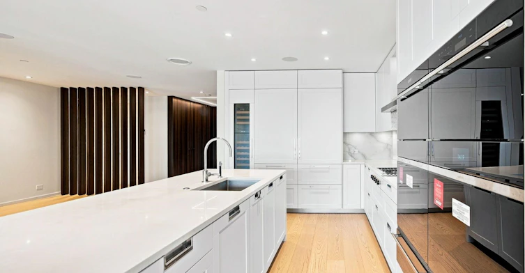 205-1327 Bellevue Avenue, West Vancouver, BC, V7T 0B9 - 13