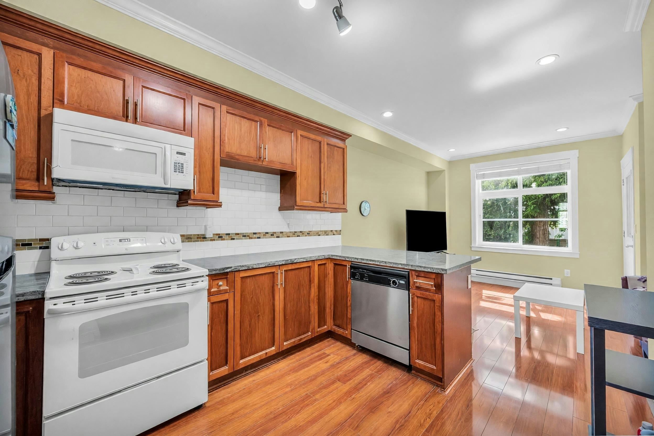 5-9405 121 Street, Surrey, BC, V3V 0A9 - 5