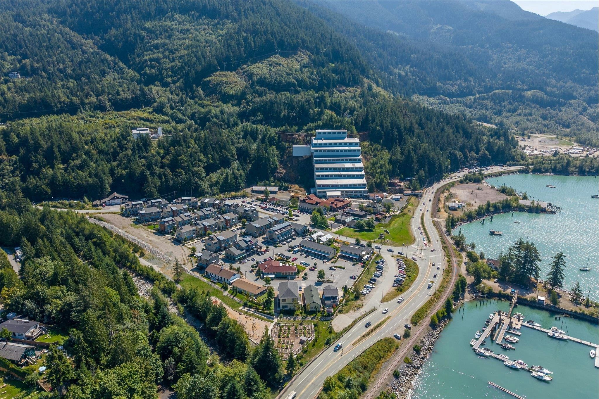 827 Minaty Lane, Squamish, BC, V0N 1J0 - 32