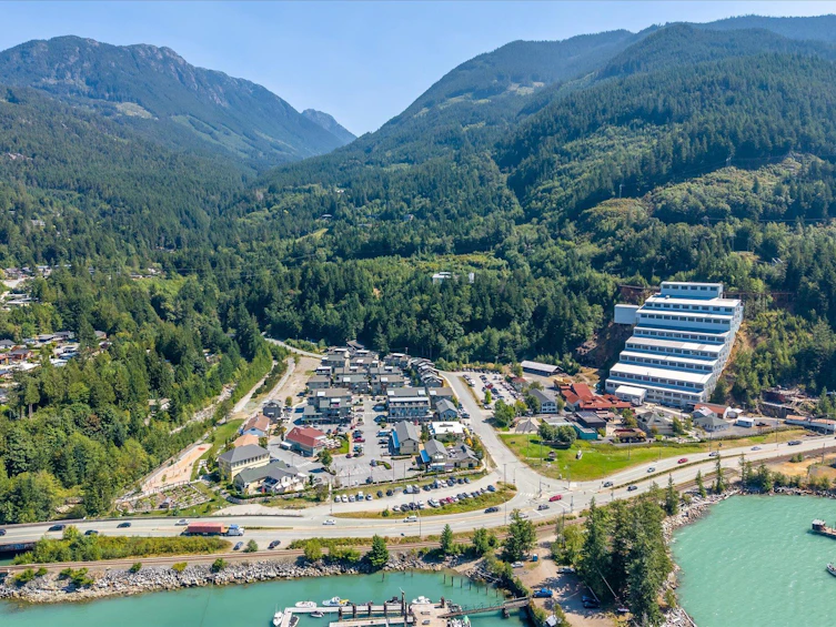 827 Minaty Lane, Squamish, BC, V0N 1J0 - 33