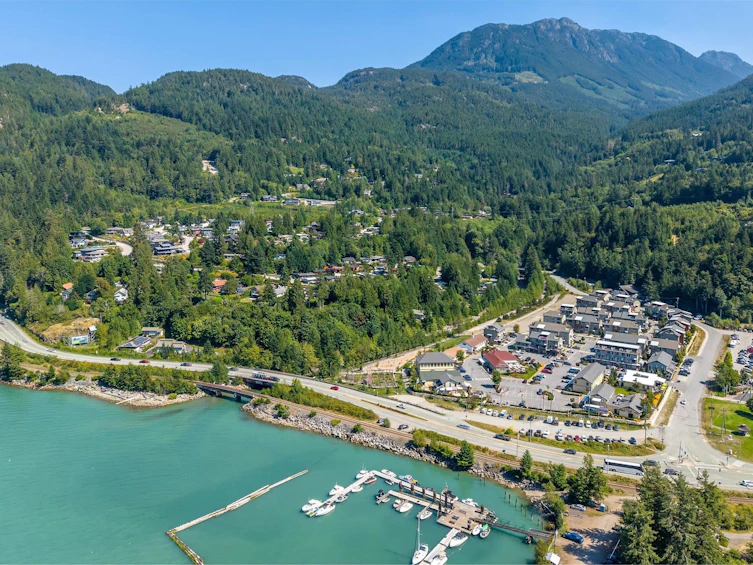 827 Minaty Lane, Squamish, BC, V0N 1J0 - 34