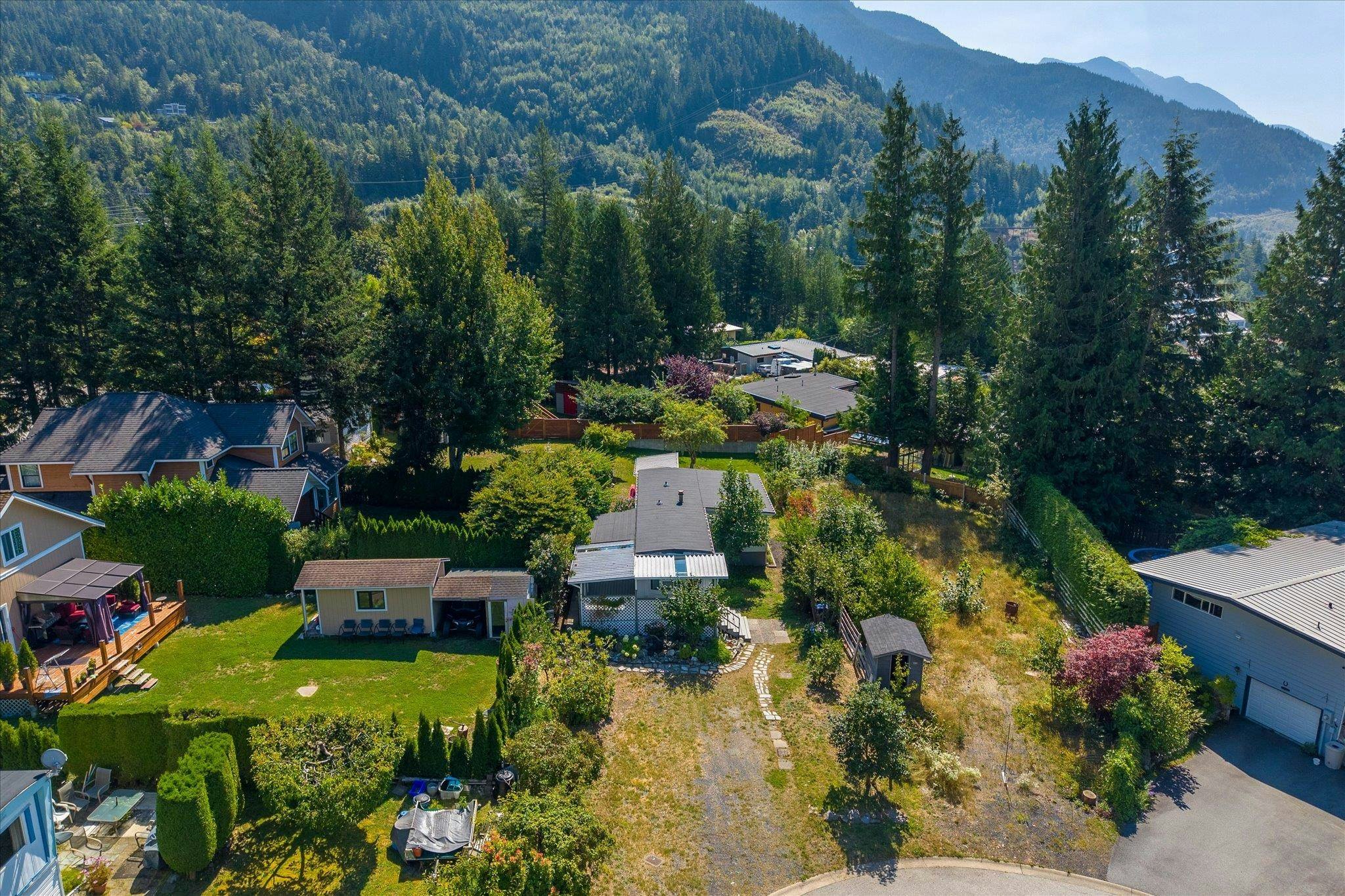 827 Minaty Lane, Squamish, BC, V0N 1J0 - 26