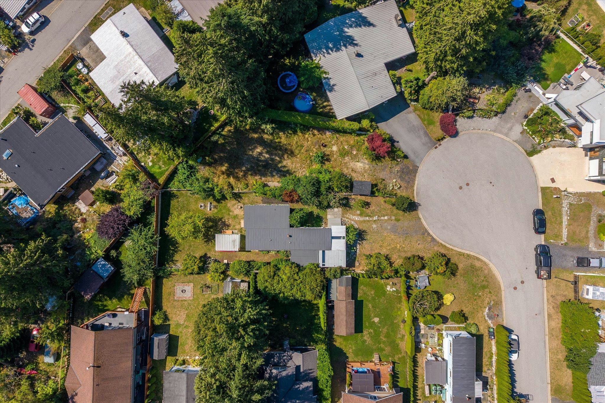 827 Minaty Lane, Squamish, BC, V0N 1J0 - 30