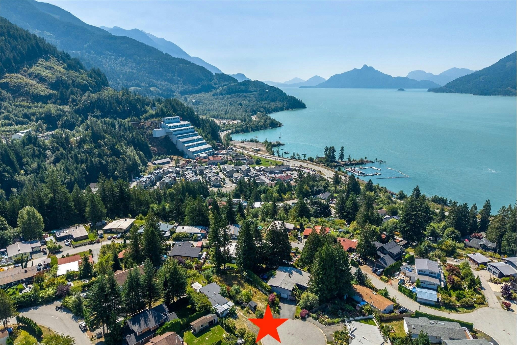 827 Minaty Lane, Squamish, BC, V0N 1J0 - 28
