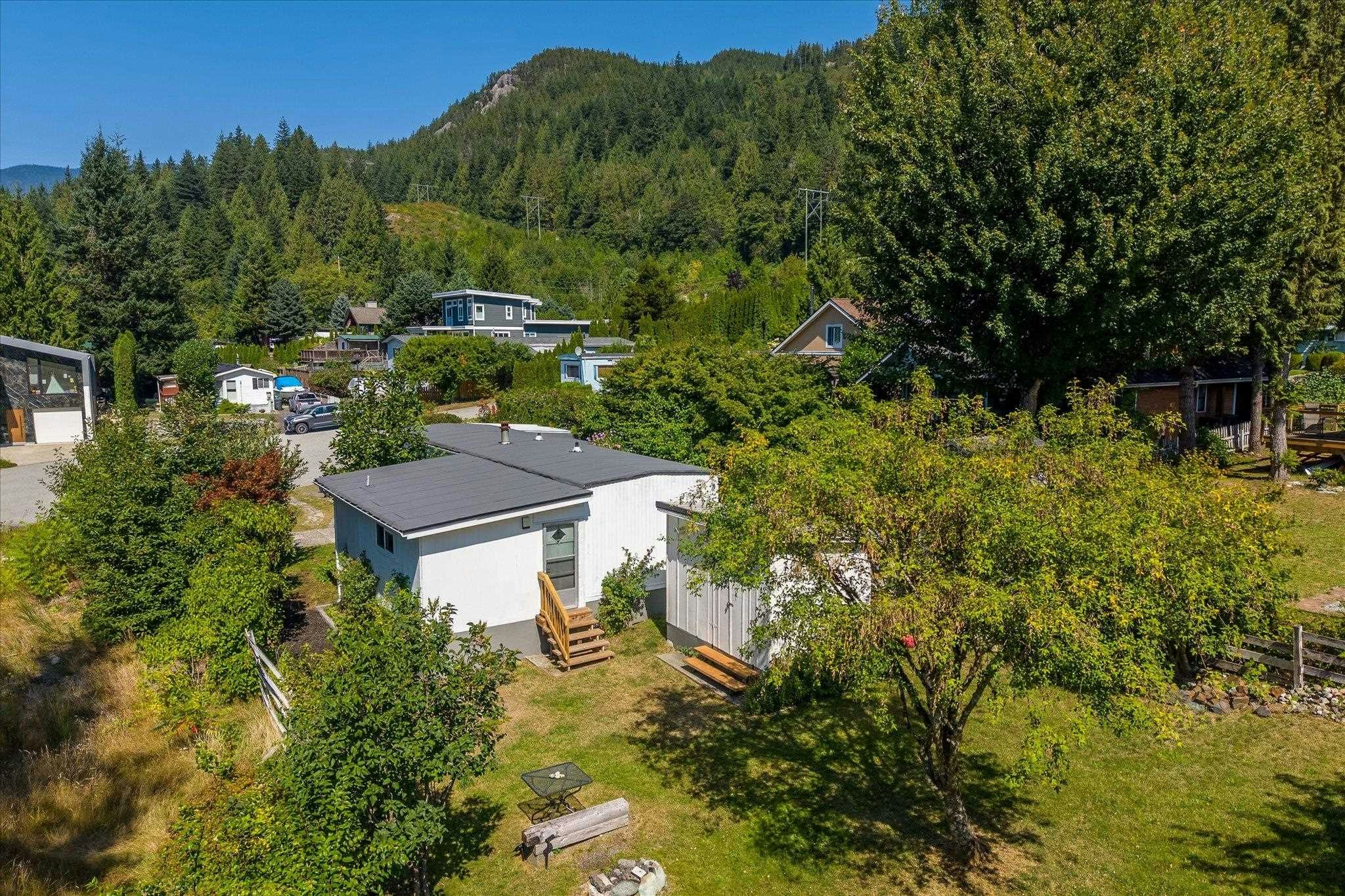 827 Minaty Lane, Squamish, BC, V0N 1J0 - 25