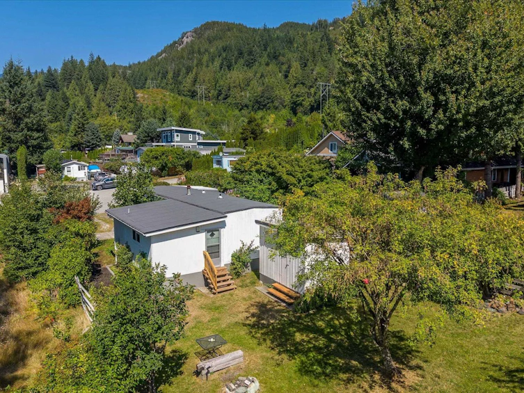 827 Minaty Lane, Squamish, BC, V0N 1J0 - 25