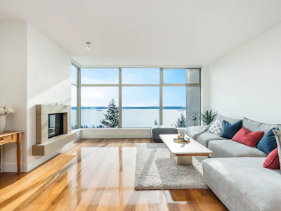 1101-3335 Cypress Place - 3