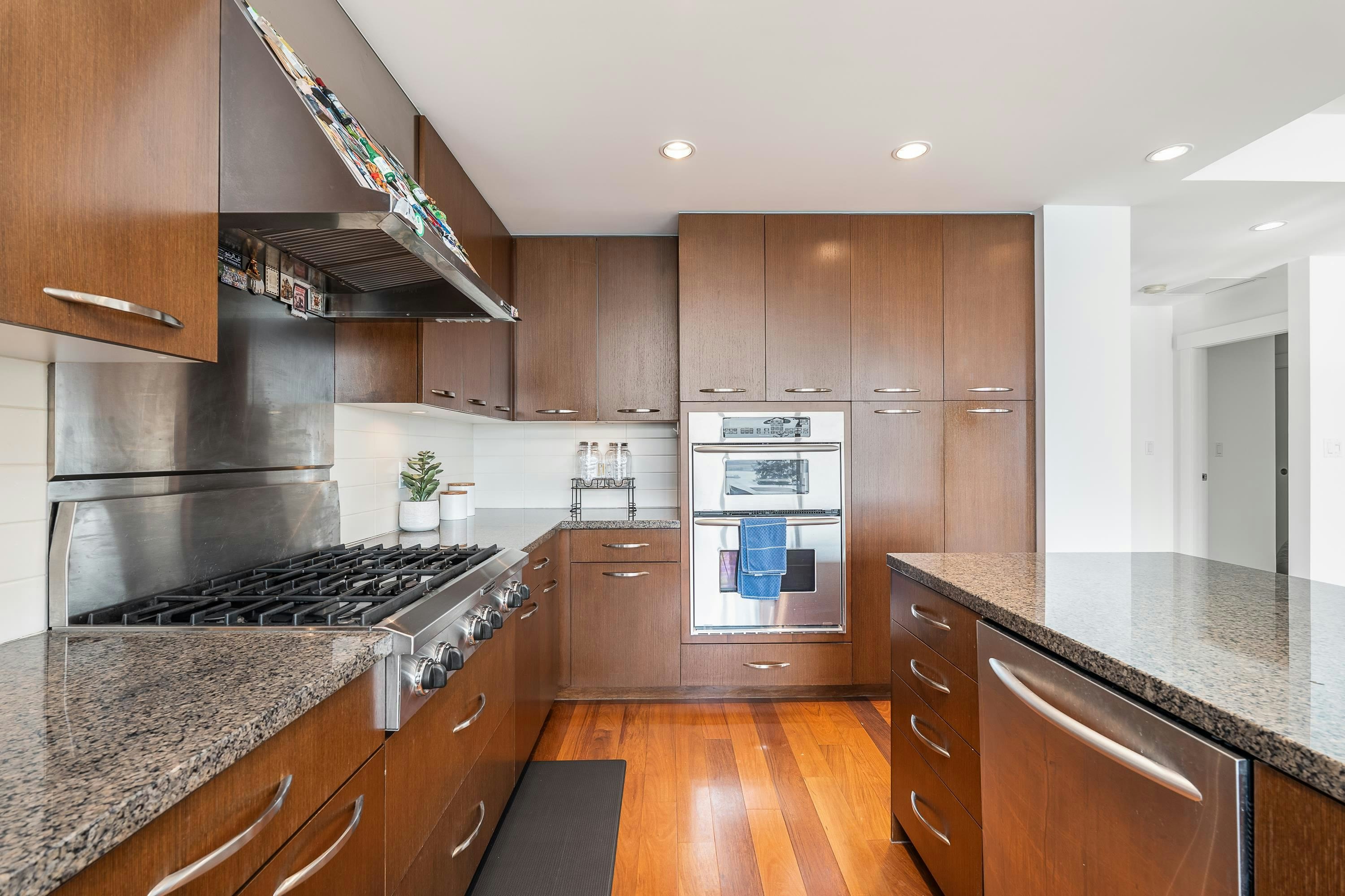 1101-3335 Cypress Place, West Vancouver, BC, V7S 3J8 - 7