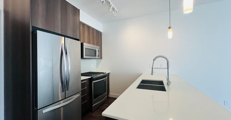 416-7058 14th Avenue, Burnaby, BC, V3N 0E6