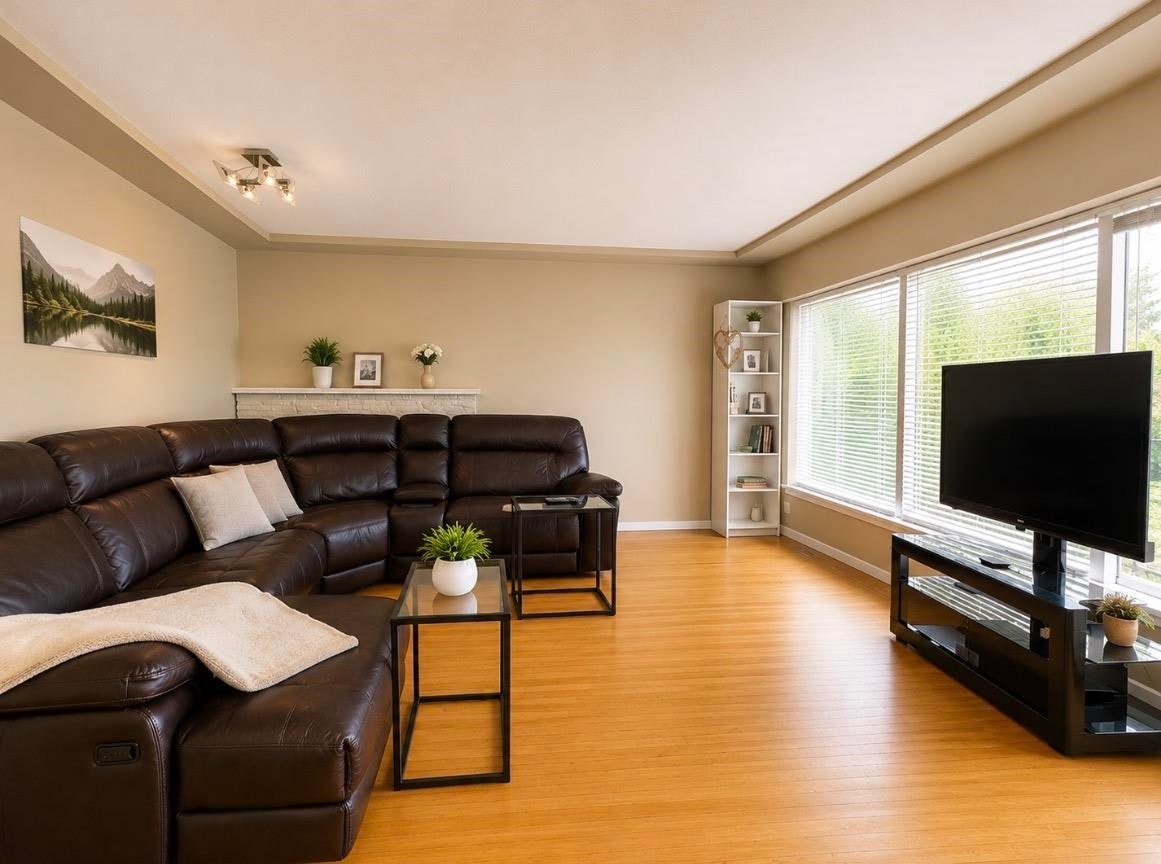820 Keith Road, West Vancouver, BC, V7T 1M3 - 3