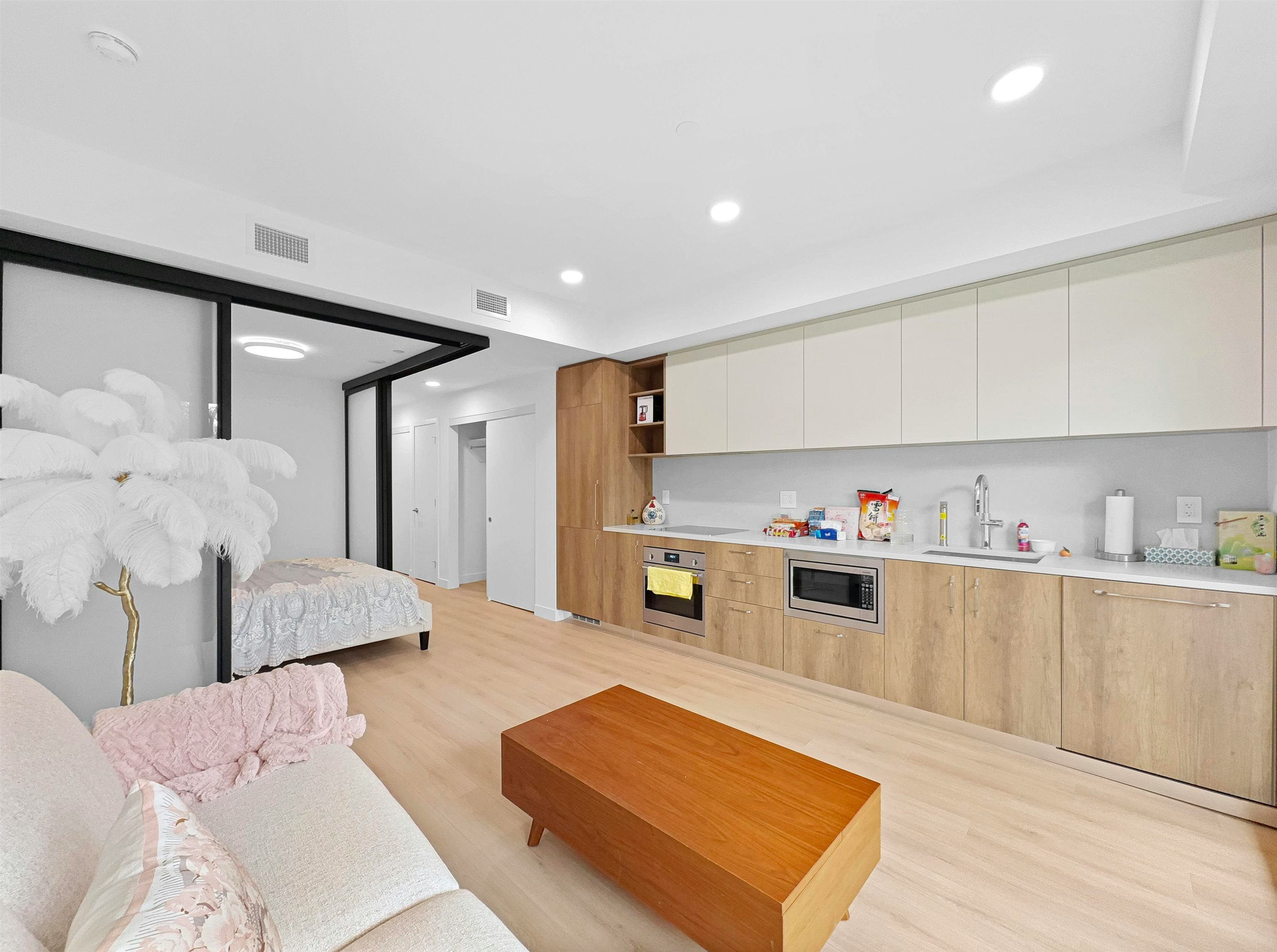 3xx-133 W 49th Avenue, Vancouver, BC, V5Y 0P8