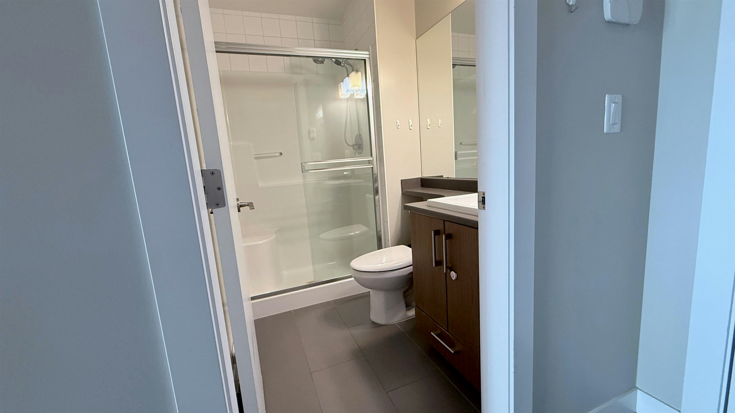 421-6828 Eckersley Road, Richmond, BC, V6Y 0E8 - 6