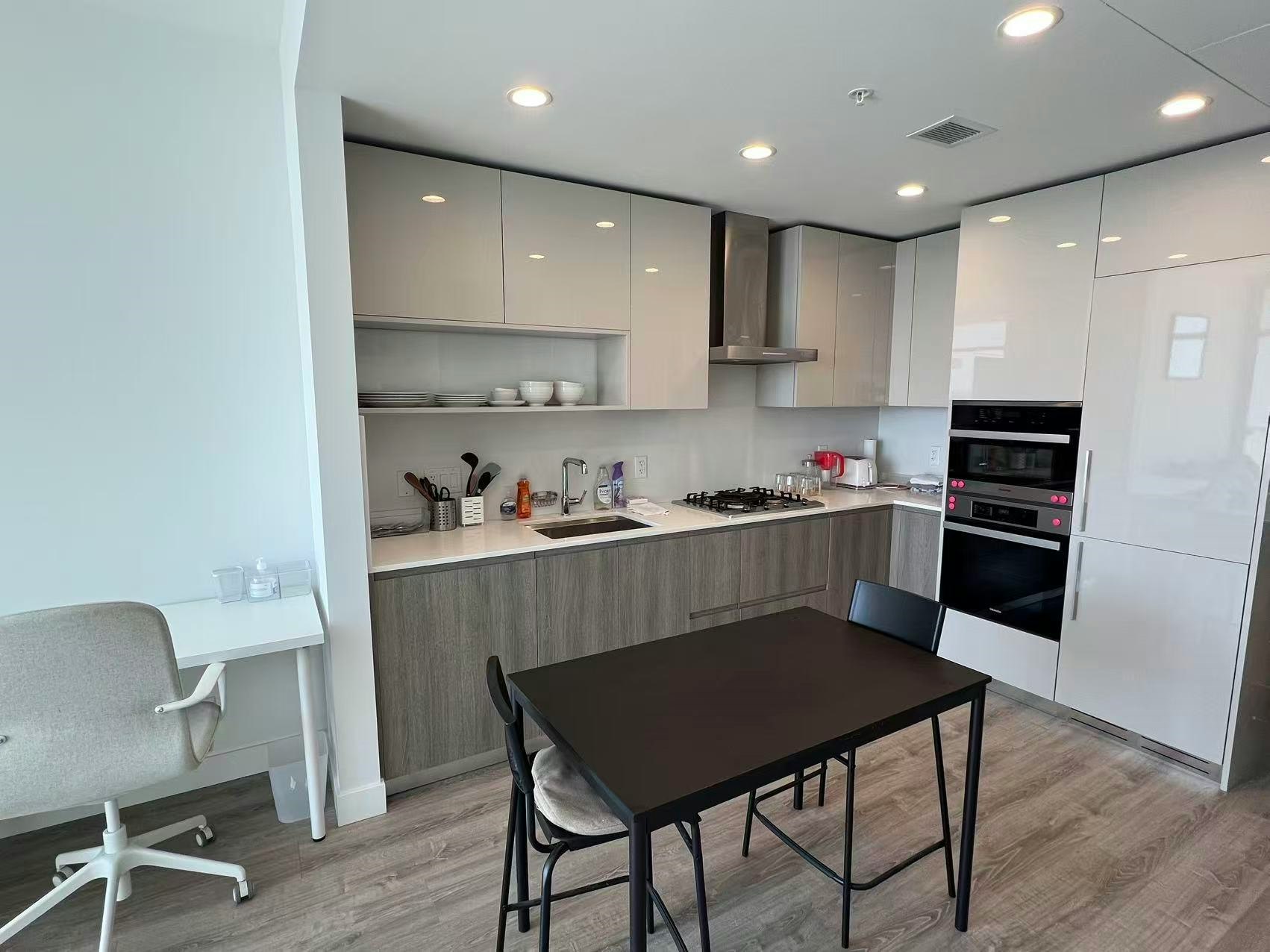 1305-6511 Sussex Avenue, Burnaby, BC, V5H 3B1 - 2