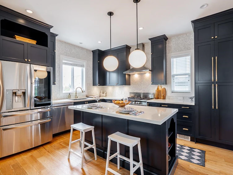 457 E 11th Street, North Vancouver, BC, V7L 2H3