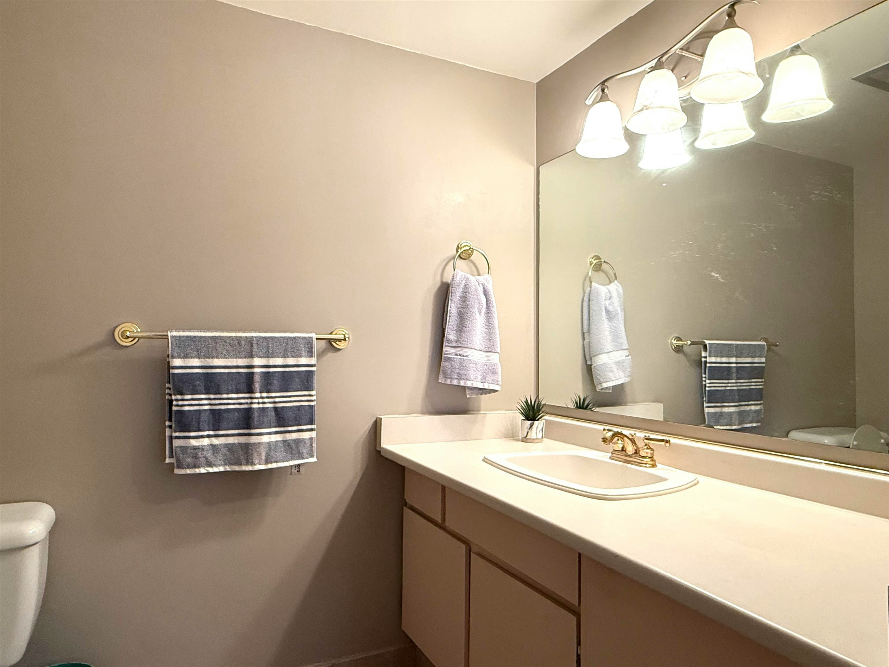 218-15020 North Bluff Road, Surrey, BC, V4B 5A4 - 14