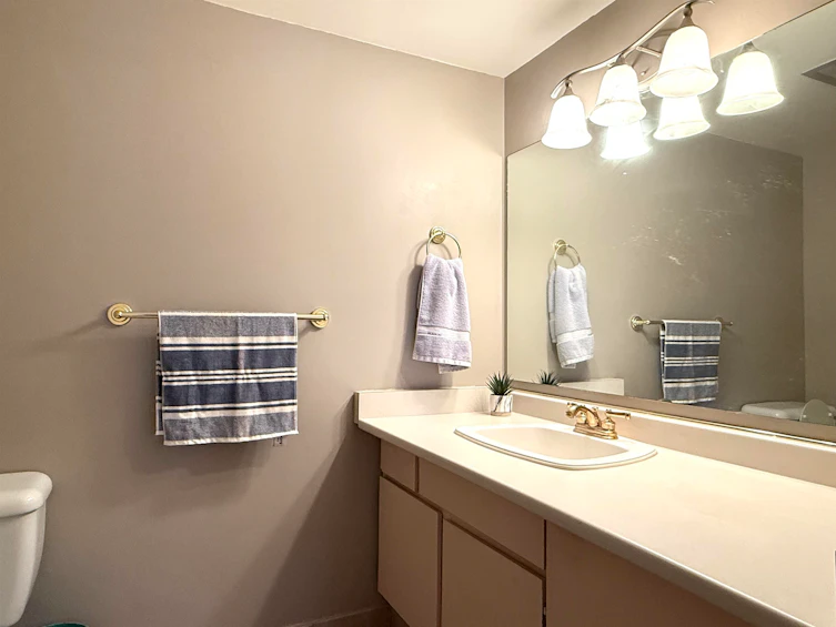 218-15020 North Bluff Road, Surrey, BC, V4B 5A4 - 14