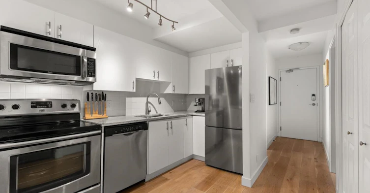 401-1819 Pendrell Street, Vancouver, BC, V6G 1T3 - 3