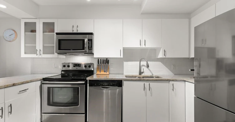 401-1819 Pendrell Street, Vancouver, BC, V6G 1T3 - 2