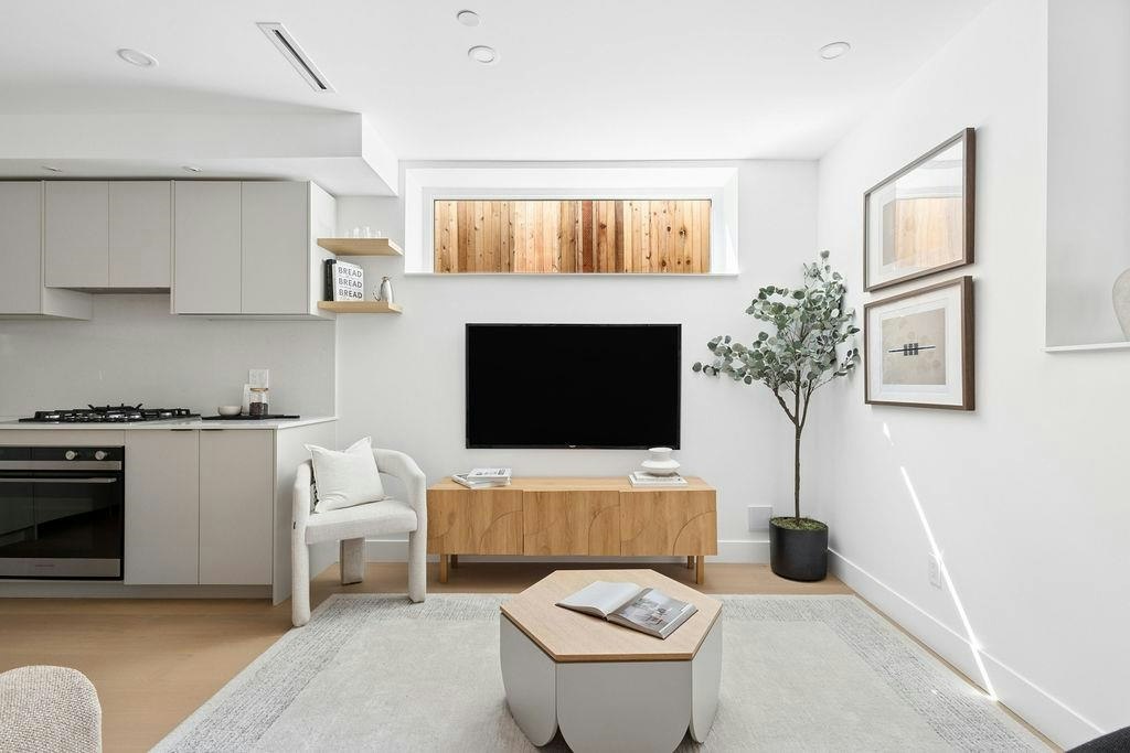 2-2124 E 8 Avenue, Vancouver, BC, V5N 1V5 - 12