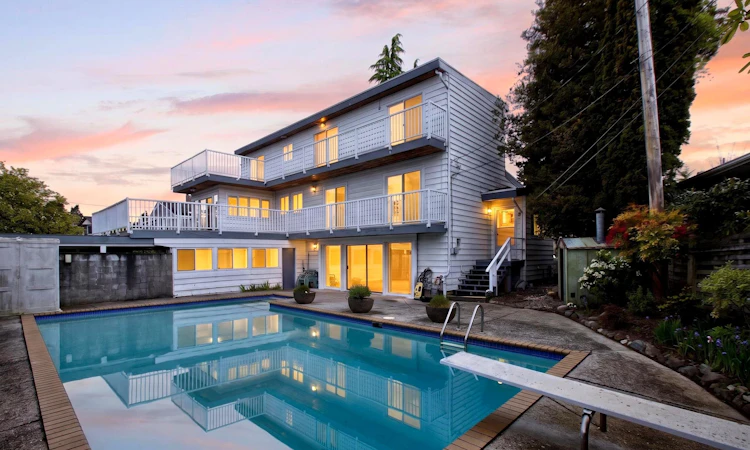 642 W 53rd Avenue