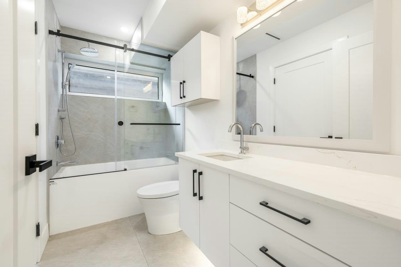 2-950 W 17th Avenue, Vancouver, BC, V5Z 1V4 - 16