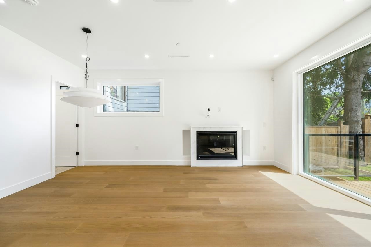 2-950 W 17th Avenue - 4
