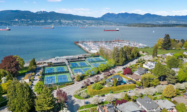 3850 Point Grey Road