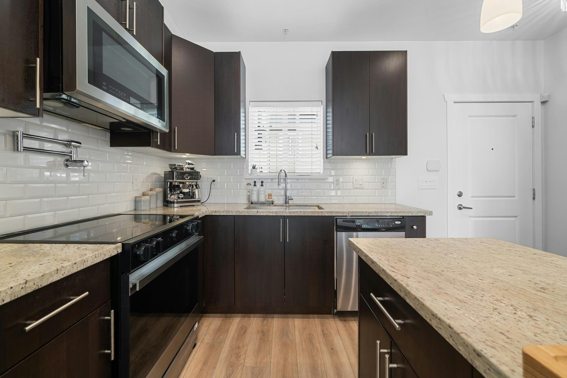 223-368 Ellesmere Avenue, Burnaby, BC, V5B 3S9
