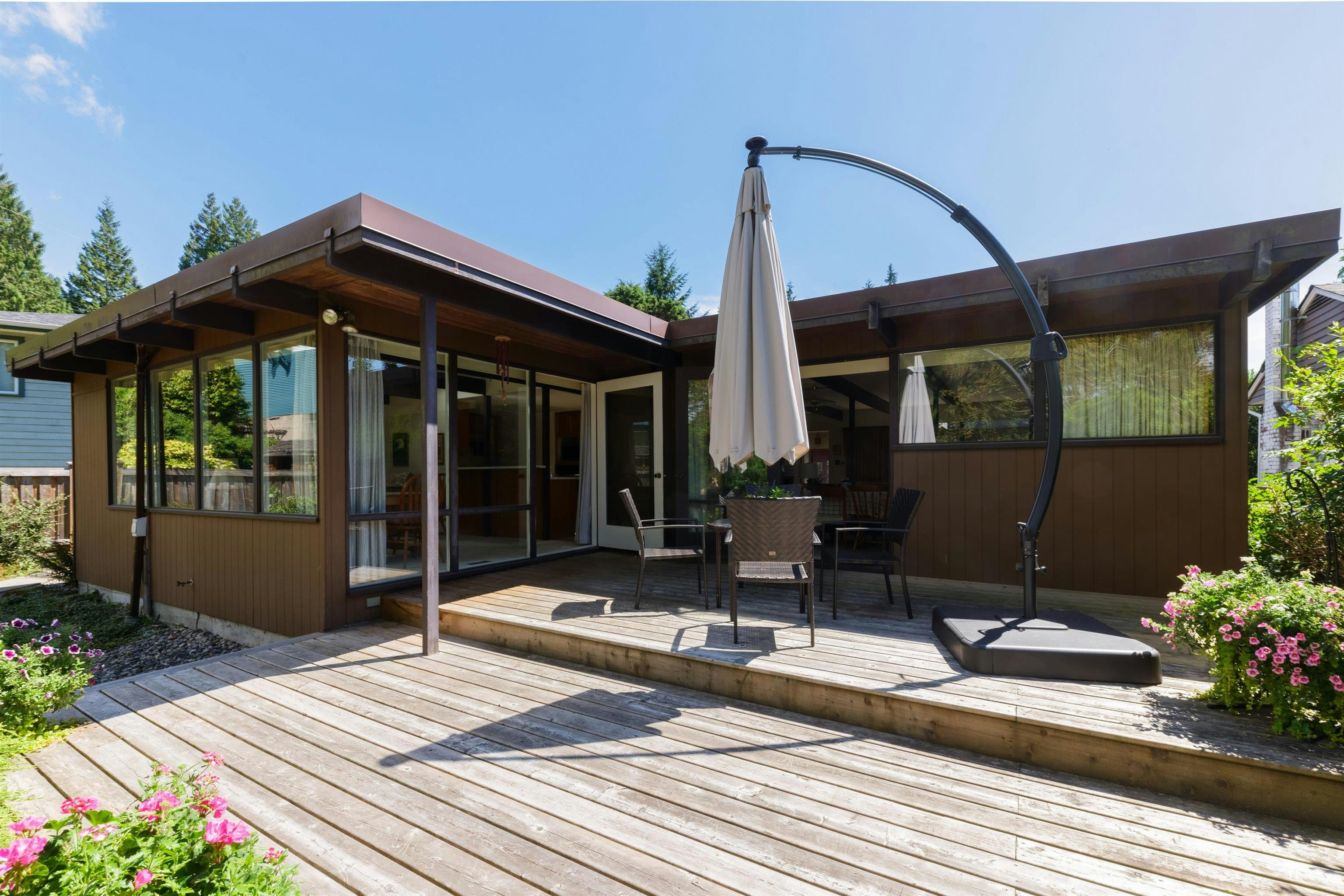 4568 Marineview Crescent, North Vancouver, BC, V7R 3P2