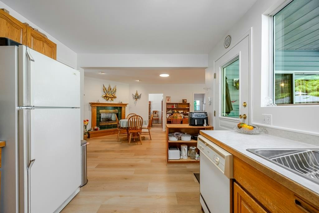 25465 Hilland Avenue, Maple Ridge, BC, V4R 1G3 - 10