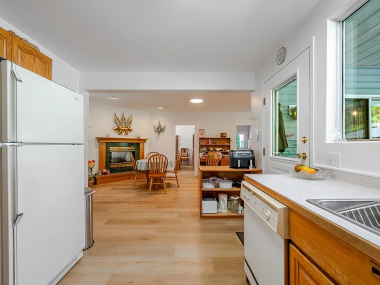 25465 Hilland Avenue, Maple Ridge, BC, V4R 1G3 - 10