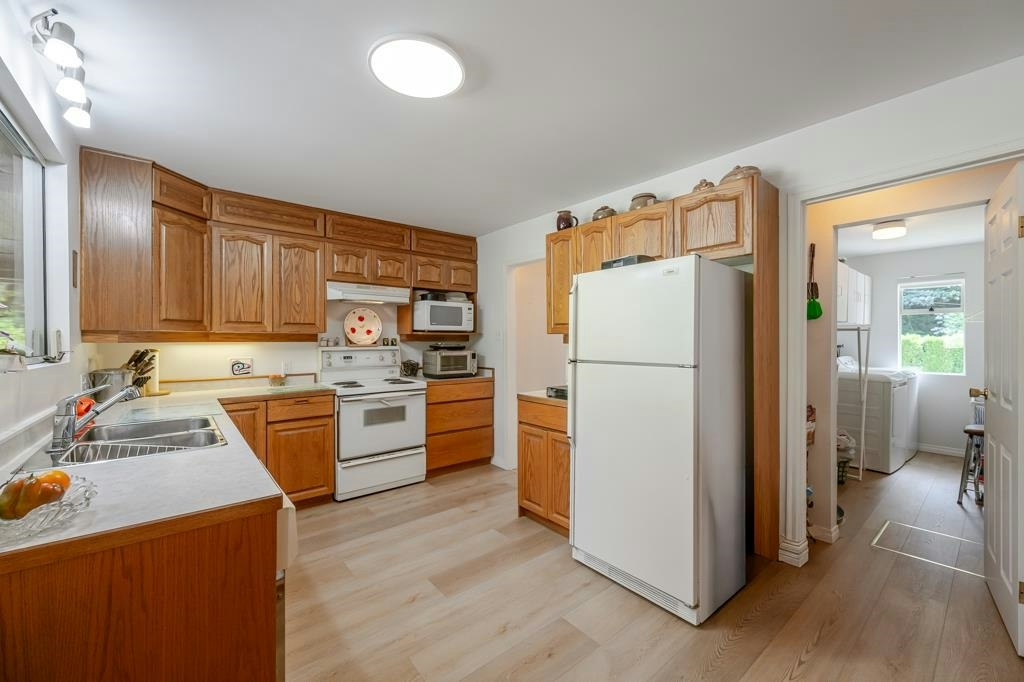 25465 Hilland Avenue, Maple Ridge, BC, V4R 1G3 - 12