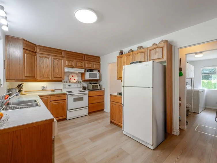 25465 Hilland Avenue, Maple Ridge, BC, V4R 1G3 - 12