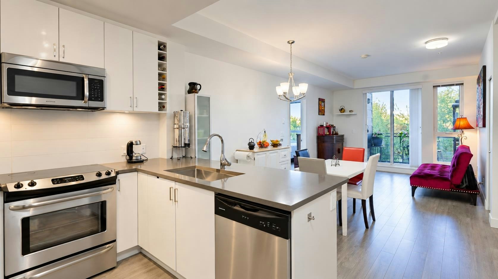 311-13919 Fraser Highway - 2