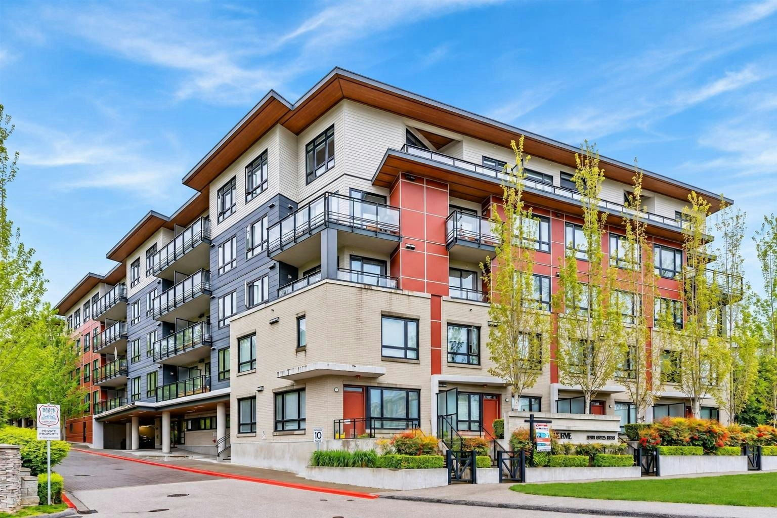 311-13919 Fraser Highway, Surrey, BC, V3T 4E6