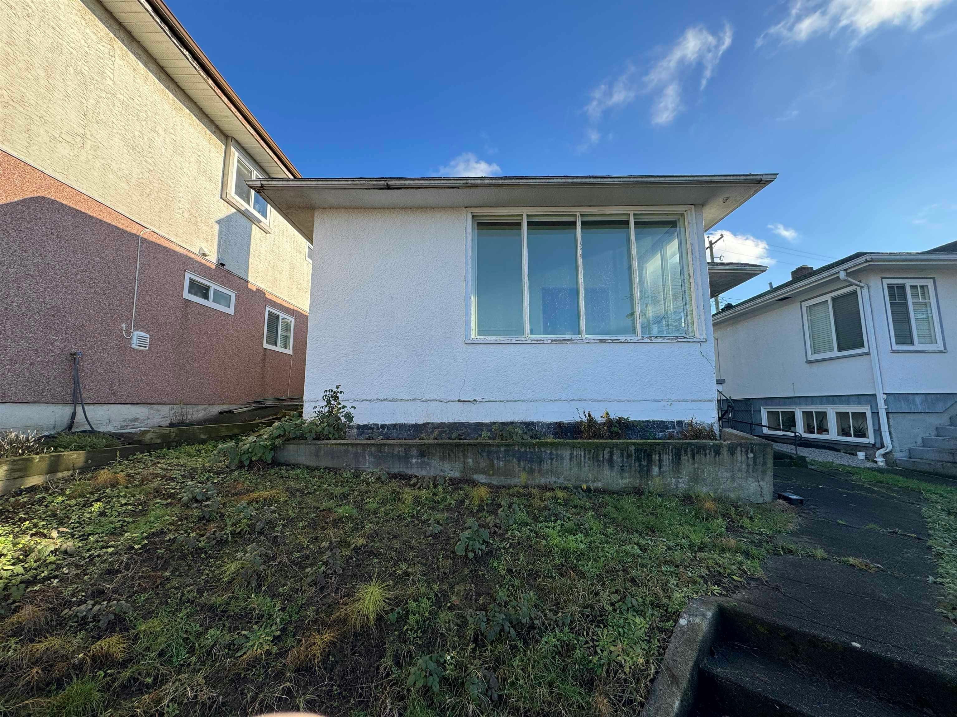 7654 Fraser Street, Vancouver, BC, V5X 3W8