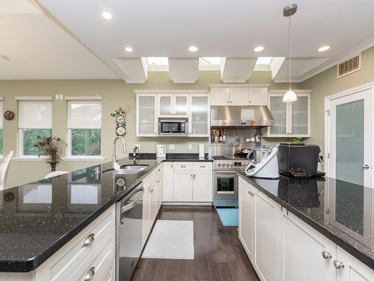 15730 38a Avenue, Surrey, BC, V3S 0K8 - 13