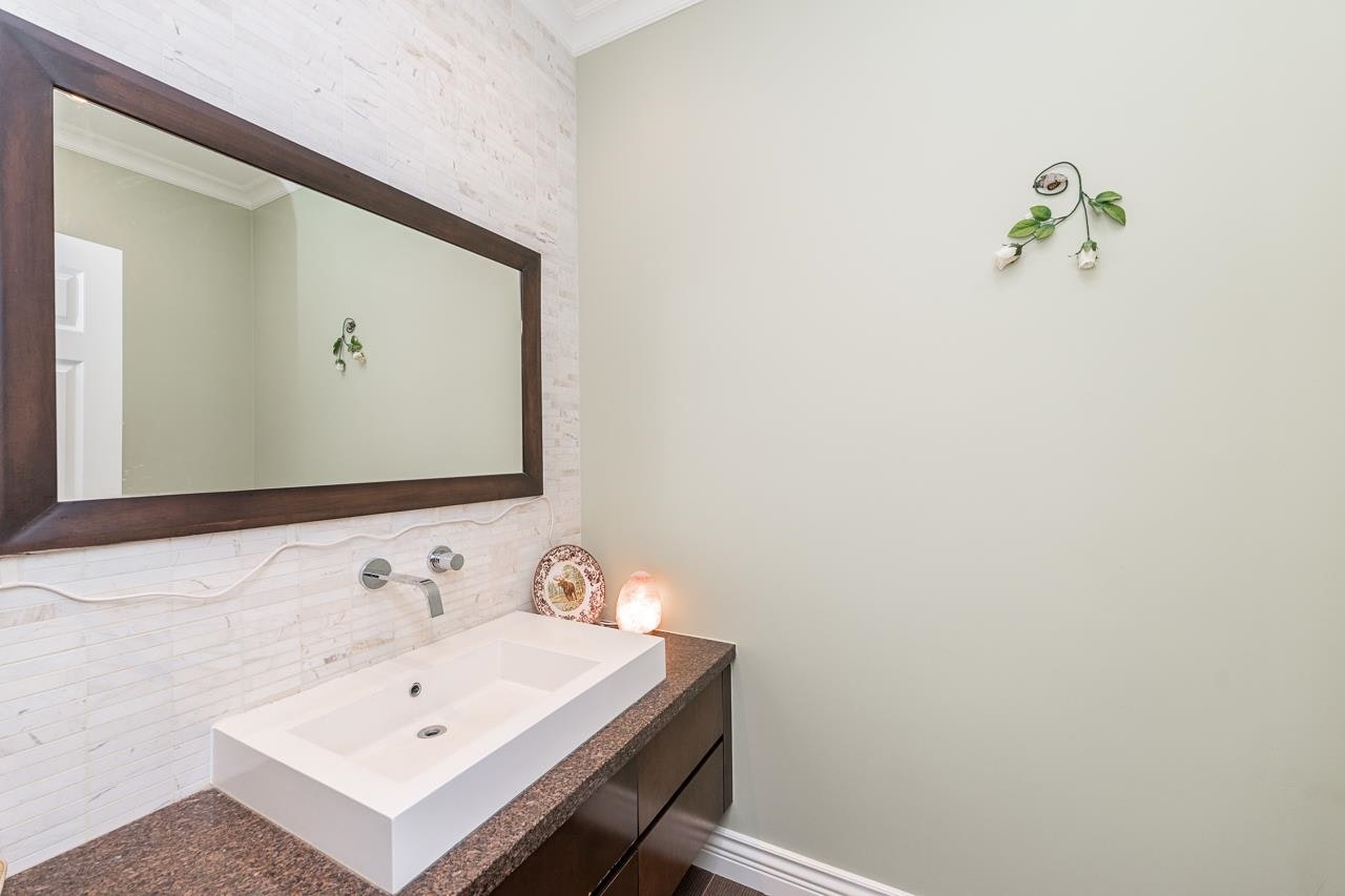 15730 38a Avenue, Surrey, BC, V3S 0K8 - 19