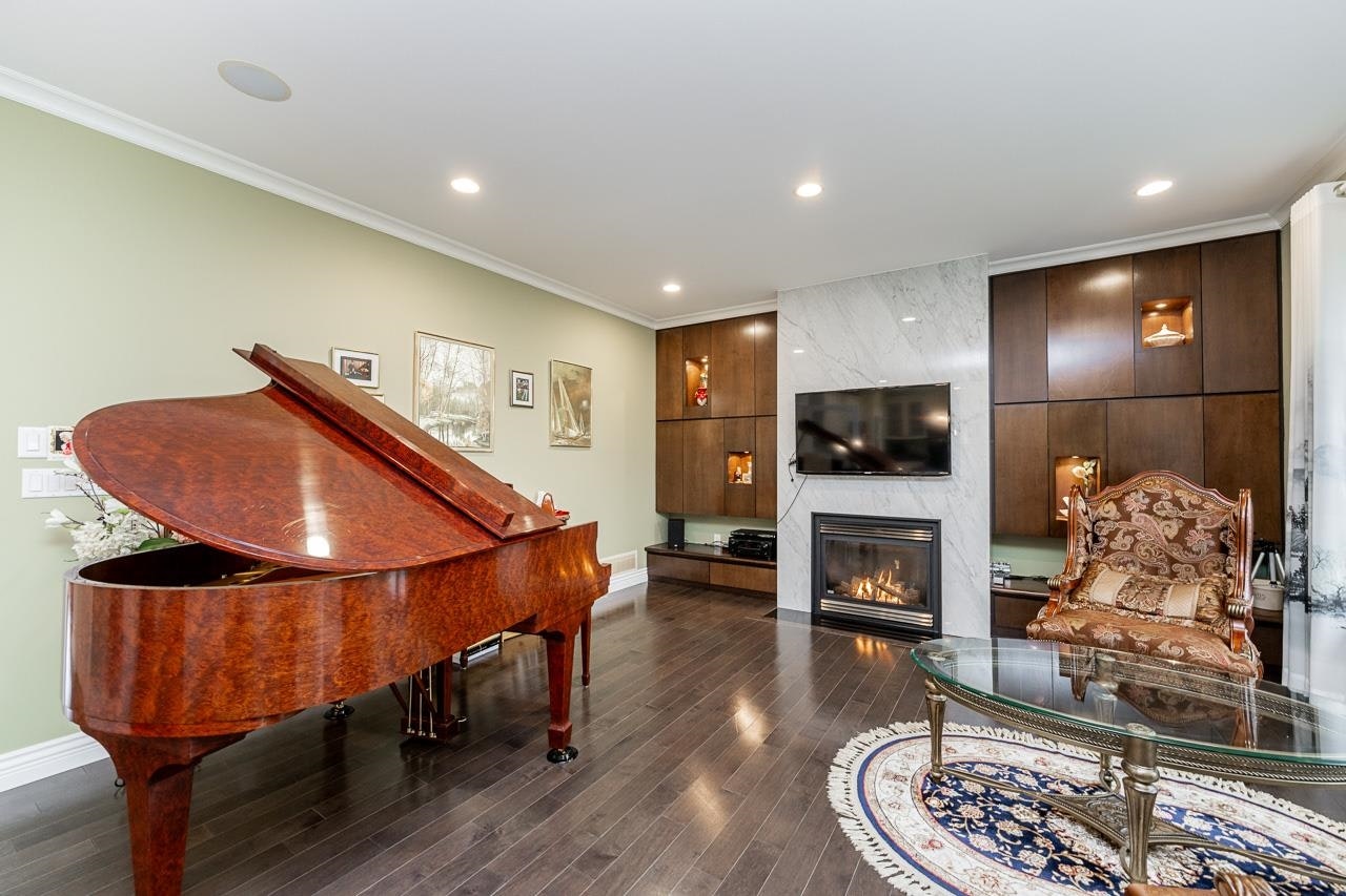 15730 38a Avenue, Surrey, BC, V3S 0K8 - 15