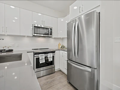 301-15351 101 Avenue - 5