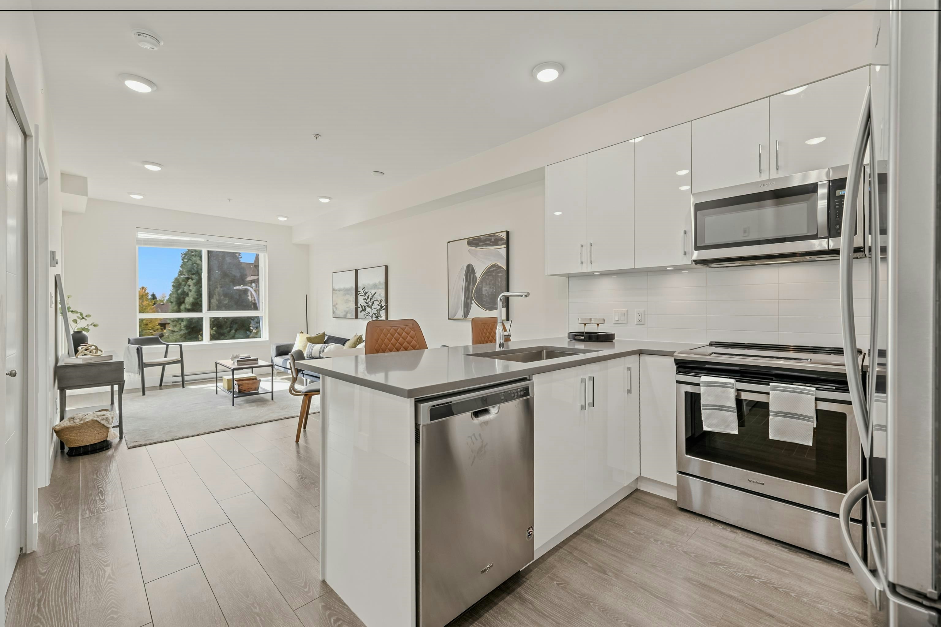 301-15351 101 Avenue - 3