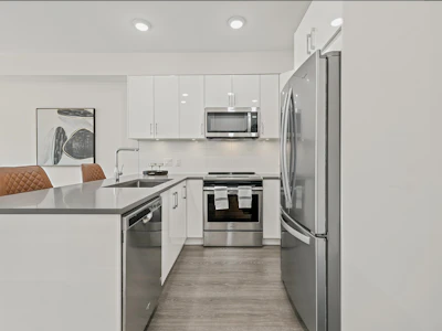 301-15351 101 Avenue - 4