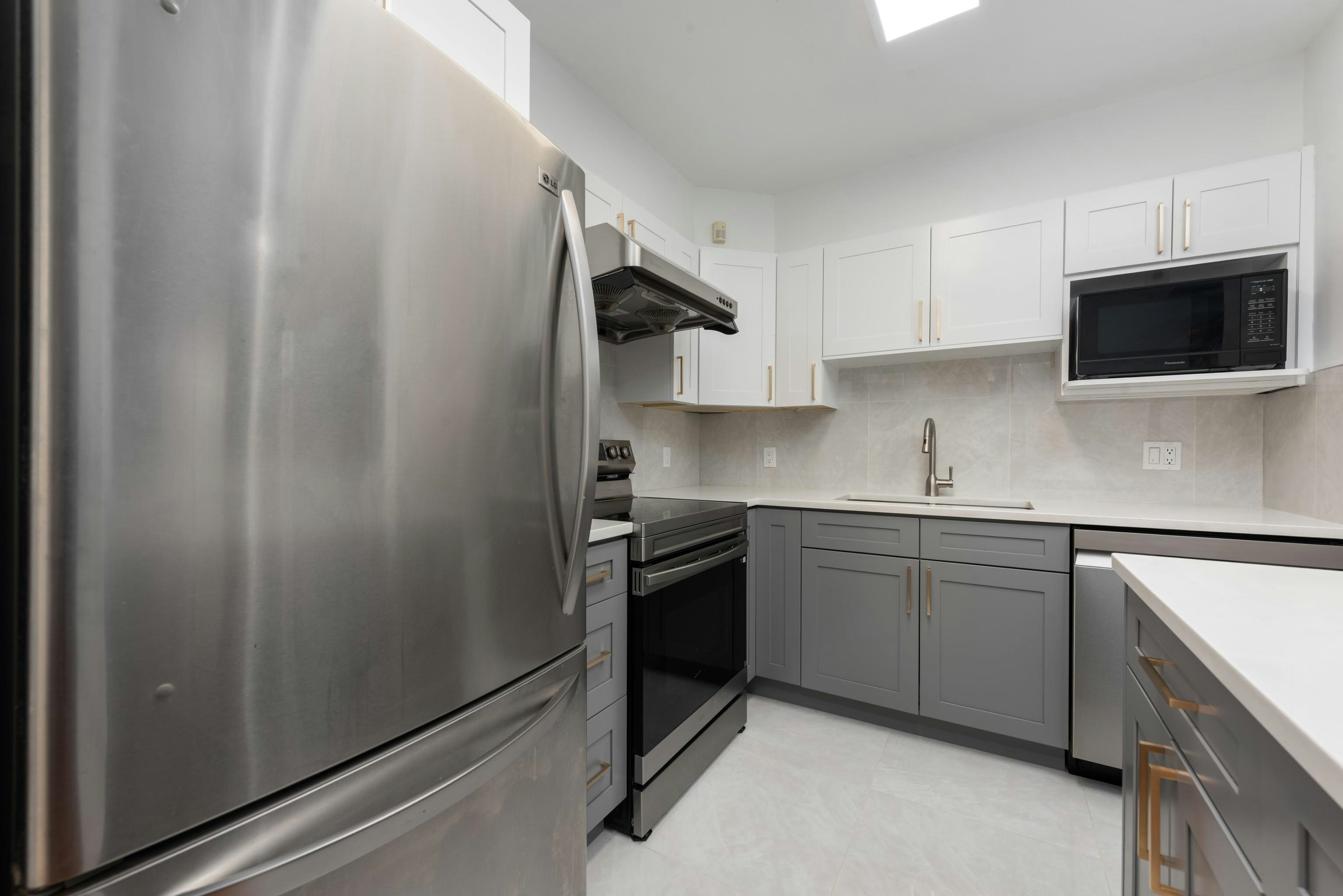 3428 Adanac Street - 5