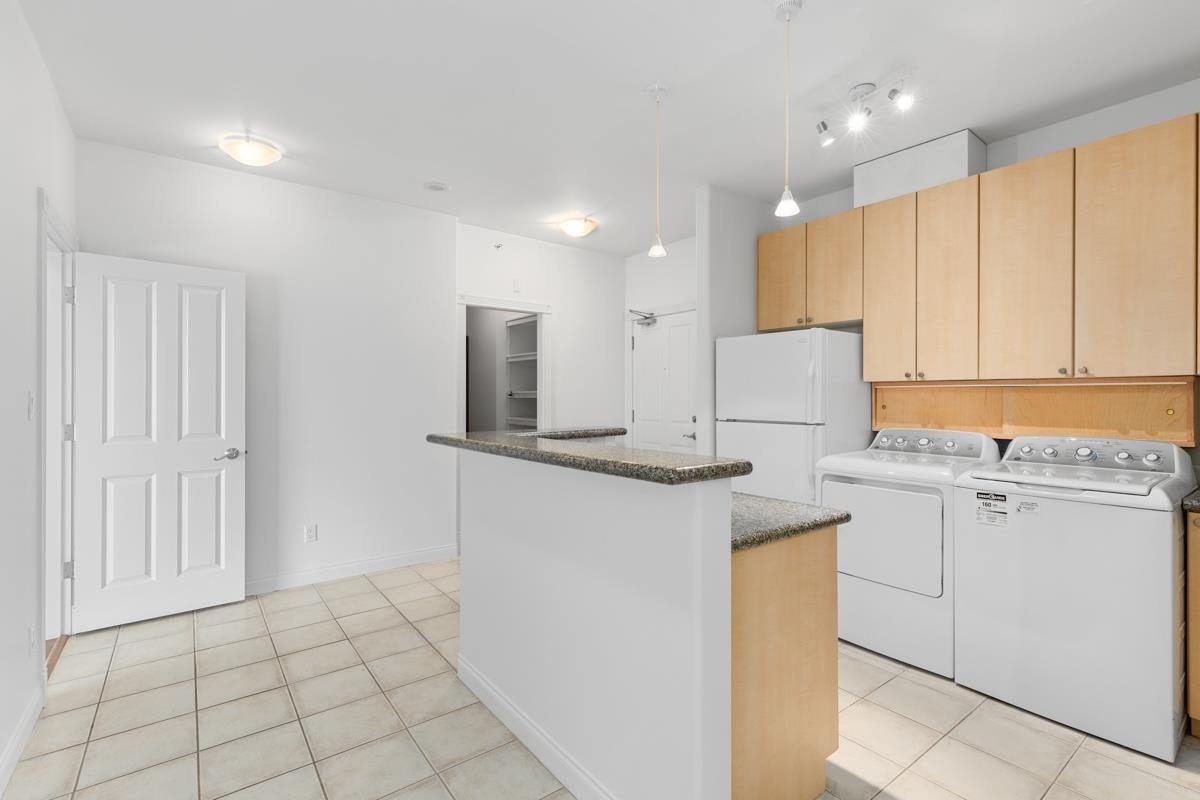 1406-160 E 13th Street, North Vancouver, BC, V7L 2L5 - 23